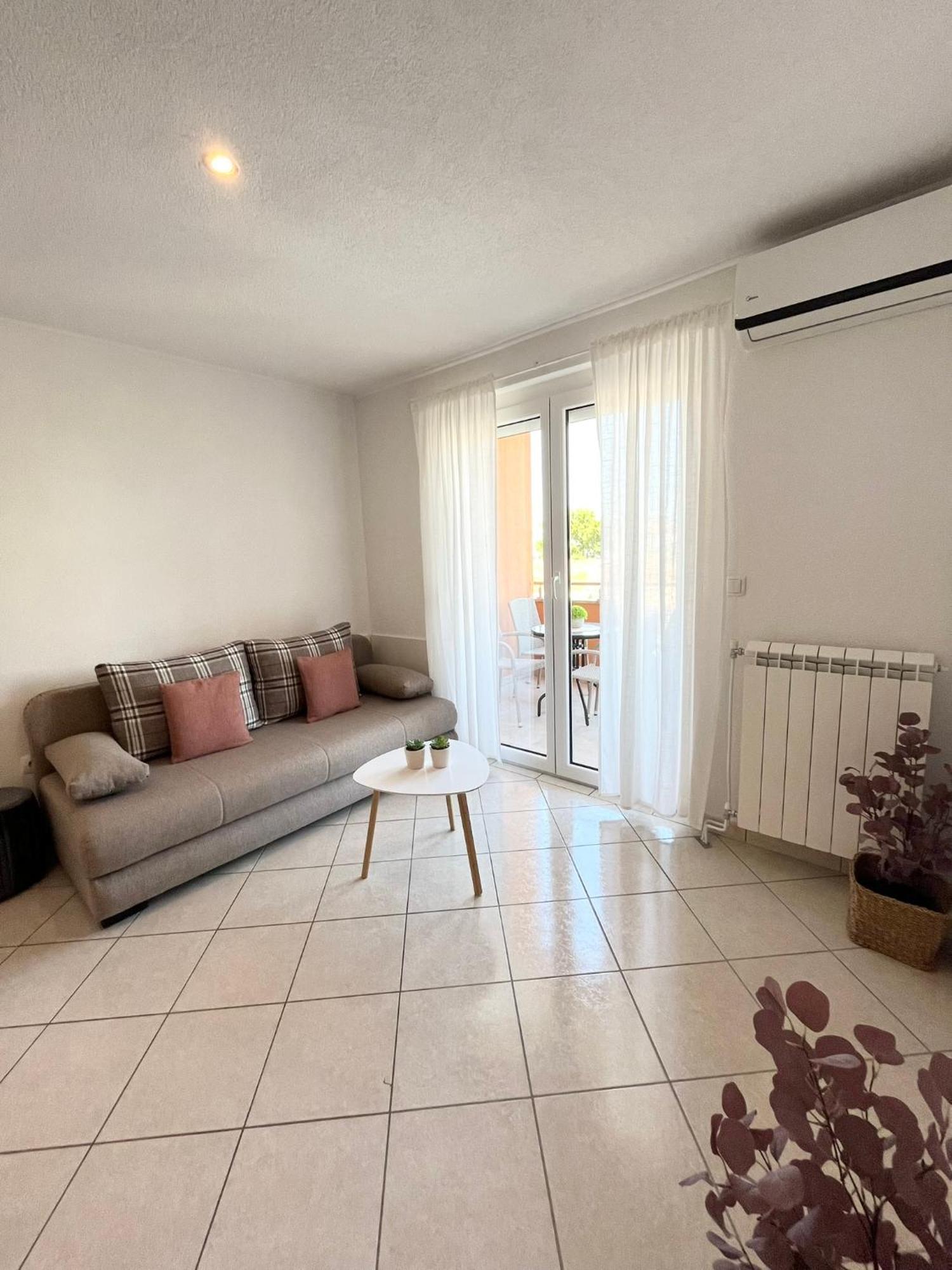 Apartments Contessa Novigrad  Bagian luar foto